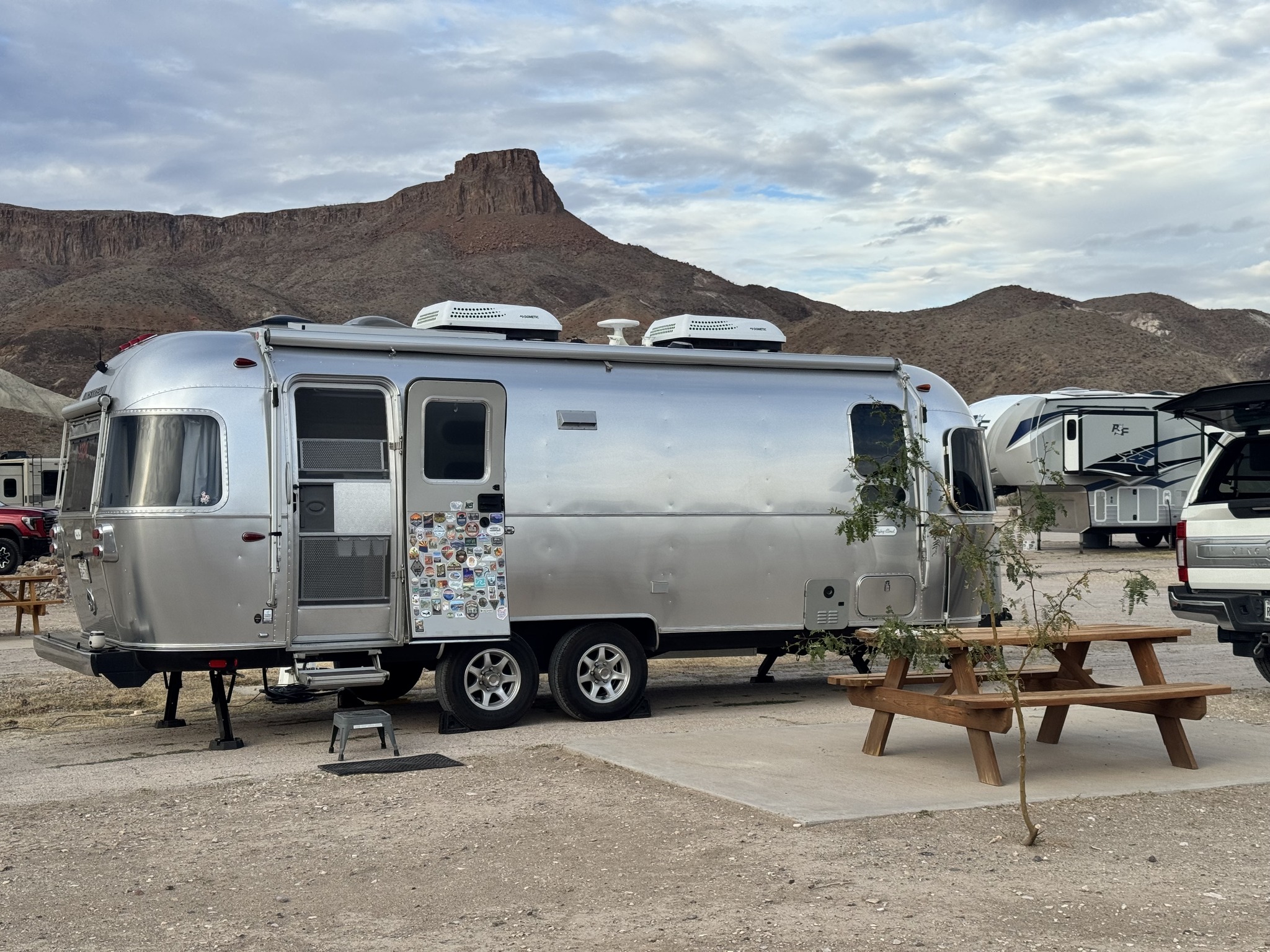 El Camino Del Rio winding along the US-Mexico border